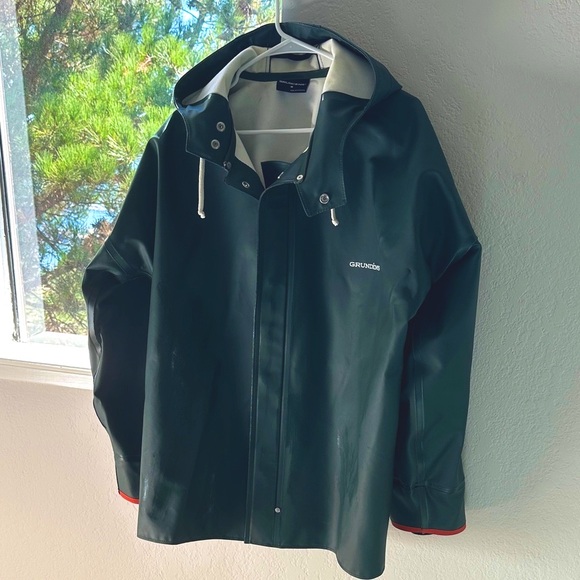 Grudens Men's Dark Green Raincoat - Picture 1 of 4